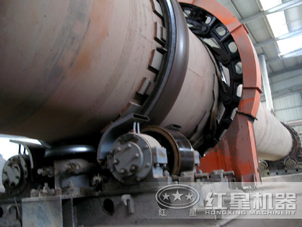 水泥回轉(zhuǎn)窯生產(chǎn)現(xiàn)場 水泥回轉(zhuǎn)窯生產(chǎn)現(xiàn)場