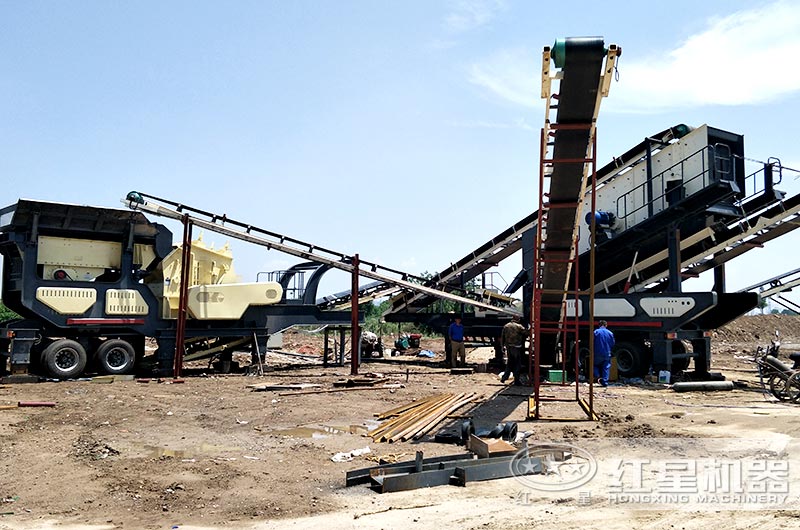 反擊式制砂機+一體式篩分輸送機工作現場 反擊式制砂機+一體式篩分輸送機工作現場
