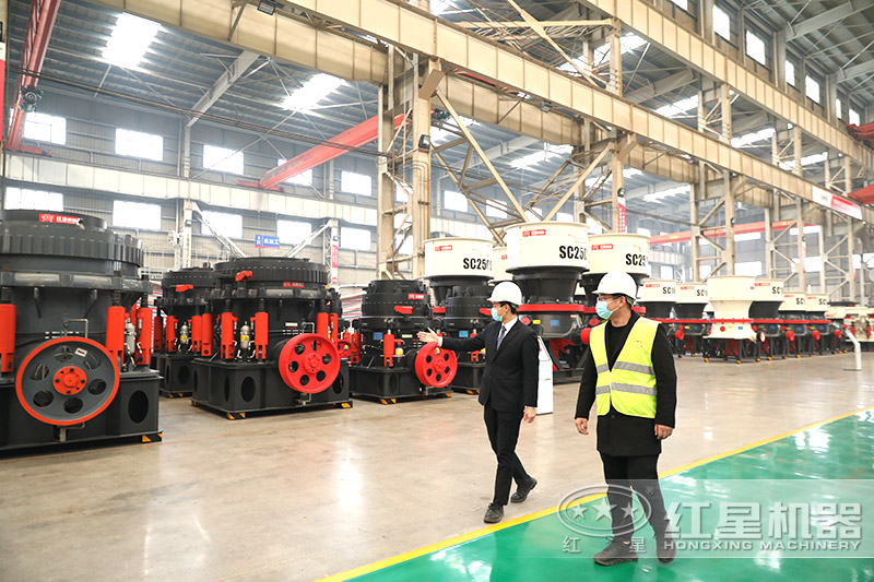 紅星機(jī)器尾礦制砂設(shè)備車間，客戶實地考察